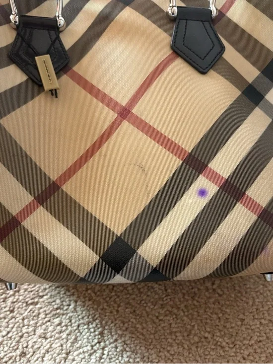 Vintage Burberry Tote Bag. Black Patent Leather Straps. Classic Plaid. - Picture 4 of 6